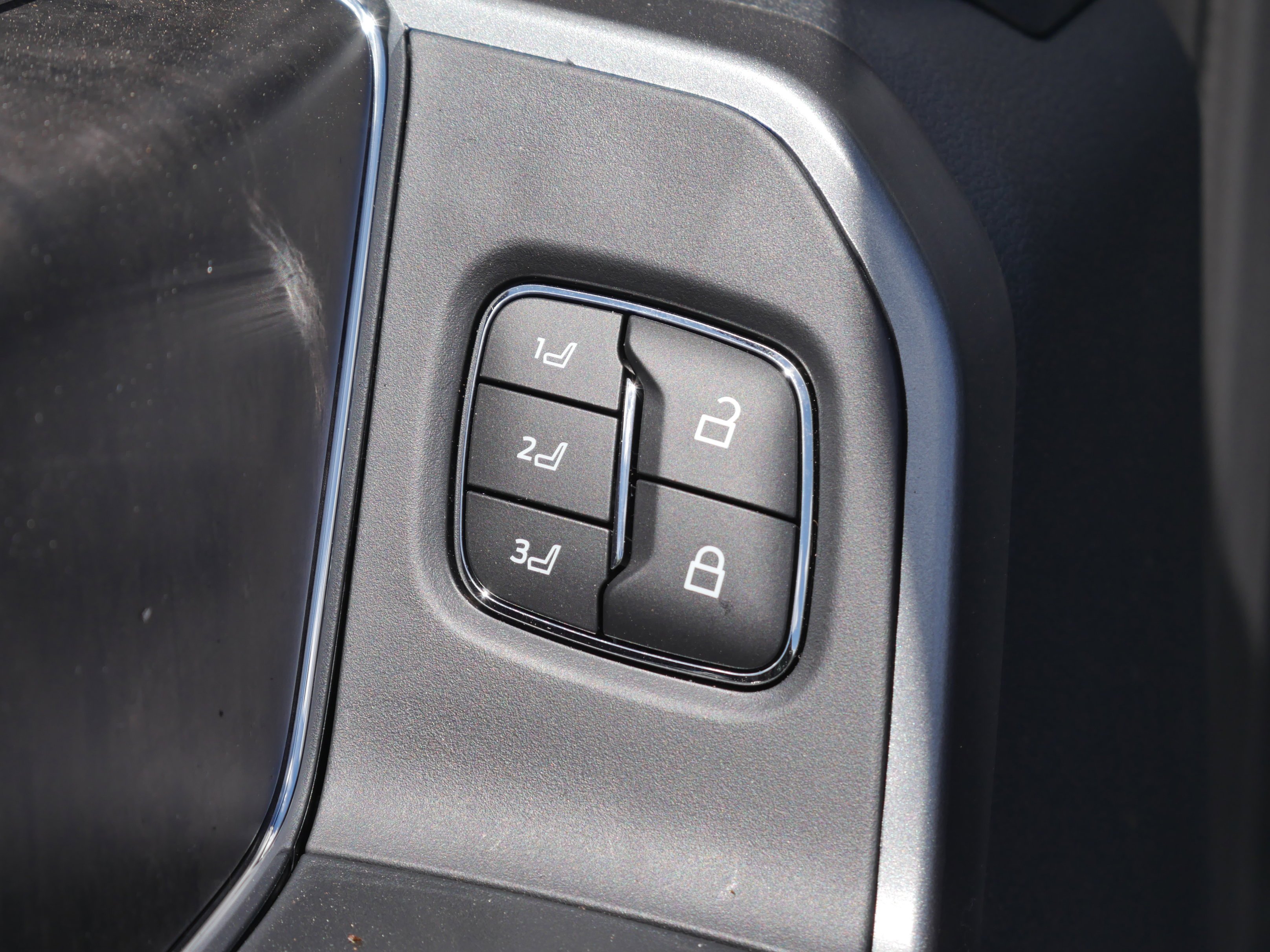 New 2026 Carbonized Gray Metallic Ford F-350® Lariat® image 43