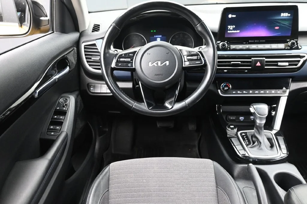 Used 2022 Yellow Kia S image 14