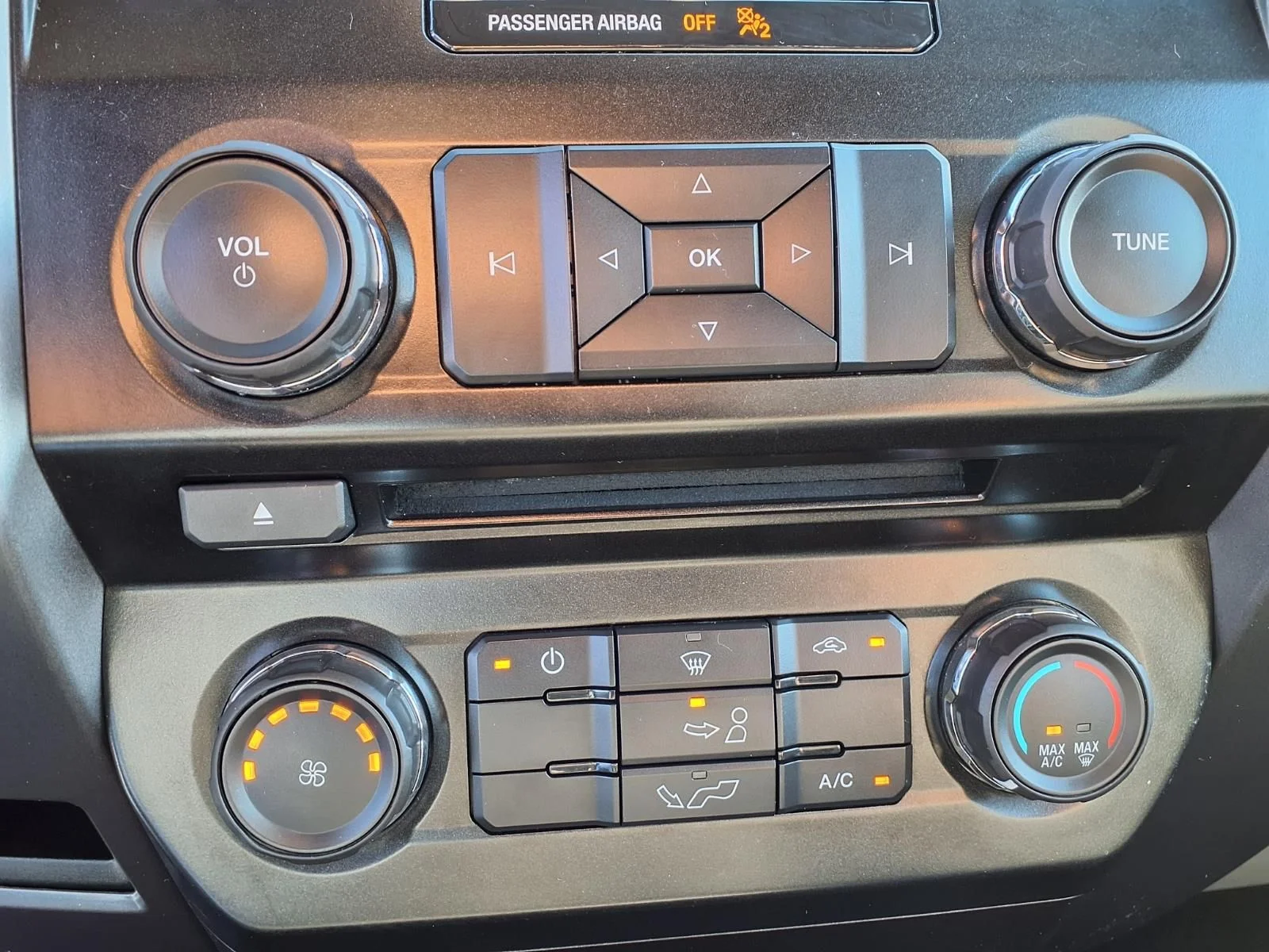 Used 2016 Silver Ford XLT image 21