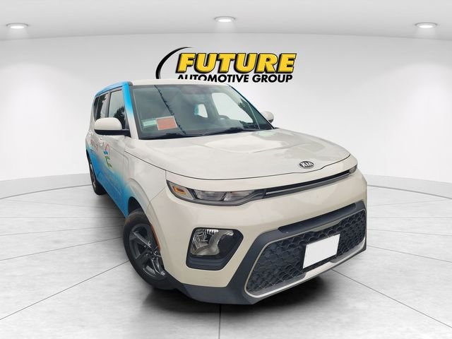 Used 2021 White Kia LX image 1