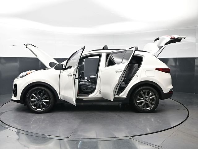 Used 2020 White Kia S image 34
