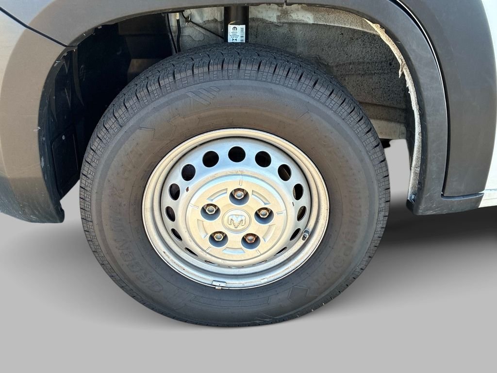 Used 2025 White Ram Base image 17