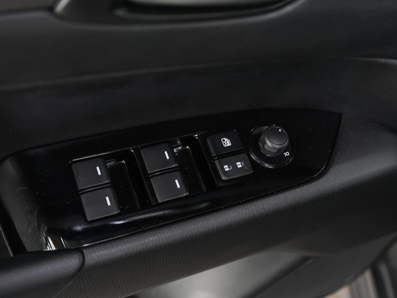 Used 2025 Machine Gray Metallic Mazda 2.5 S Preferred Package image 19