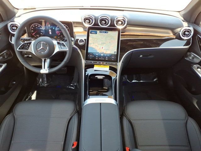 New 2026 Silver Mercedes-Benz GLC 300 image 4