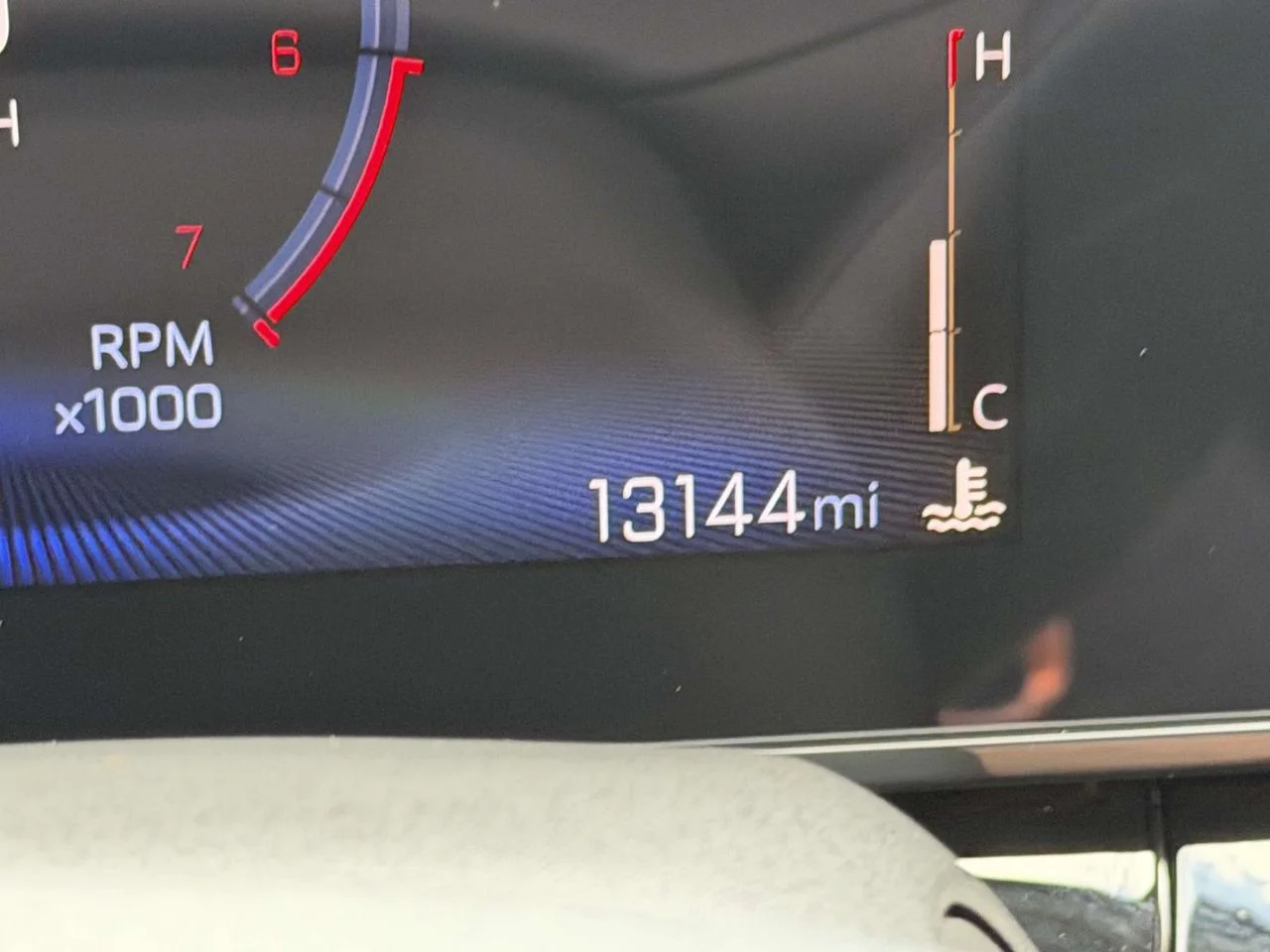 Used 2025 Summit White Chevrolet FWD ACTIV image 35