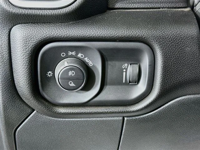 Used 2025 White Ram Big Horn image 10