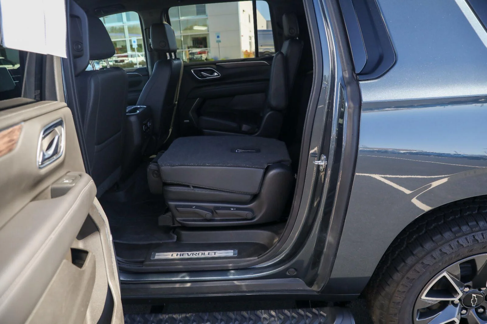 Used 2021 Shadow Gray Metallic Chevrolet Z71 image 27