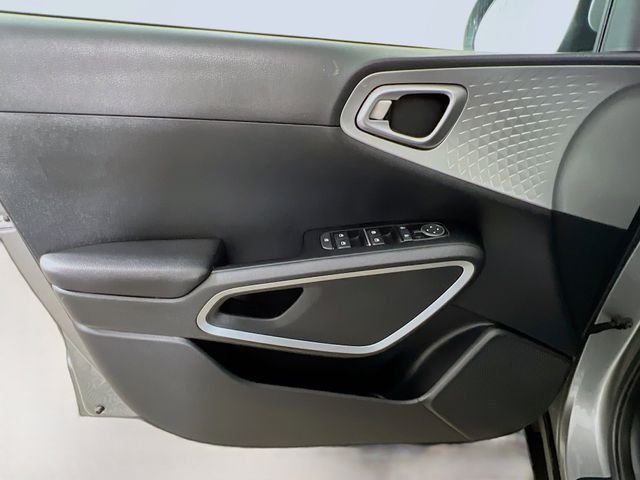 2024 Kia Soul LX - Photo 28