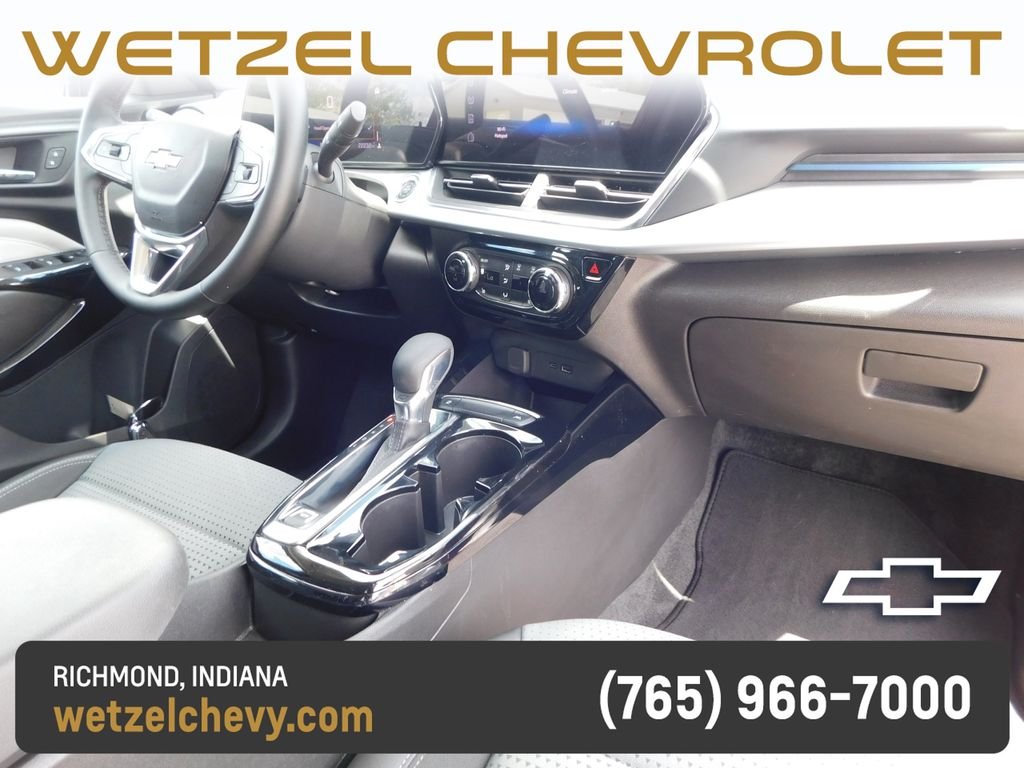 Used 2025 Red Chevrolet LT image 17