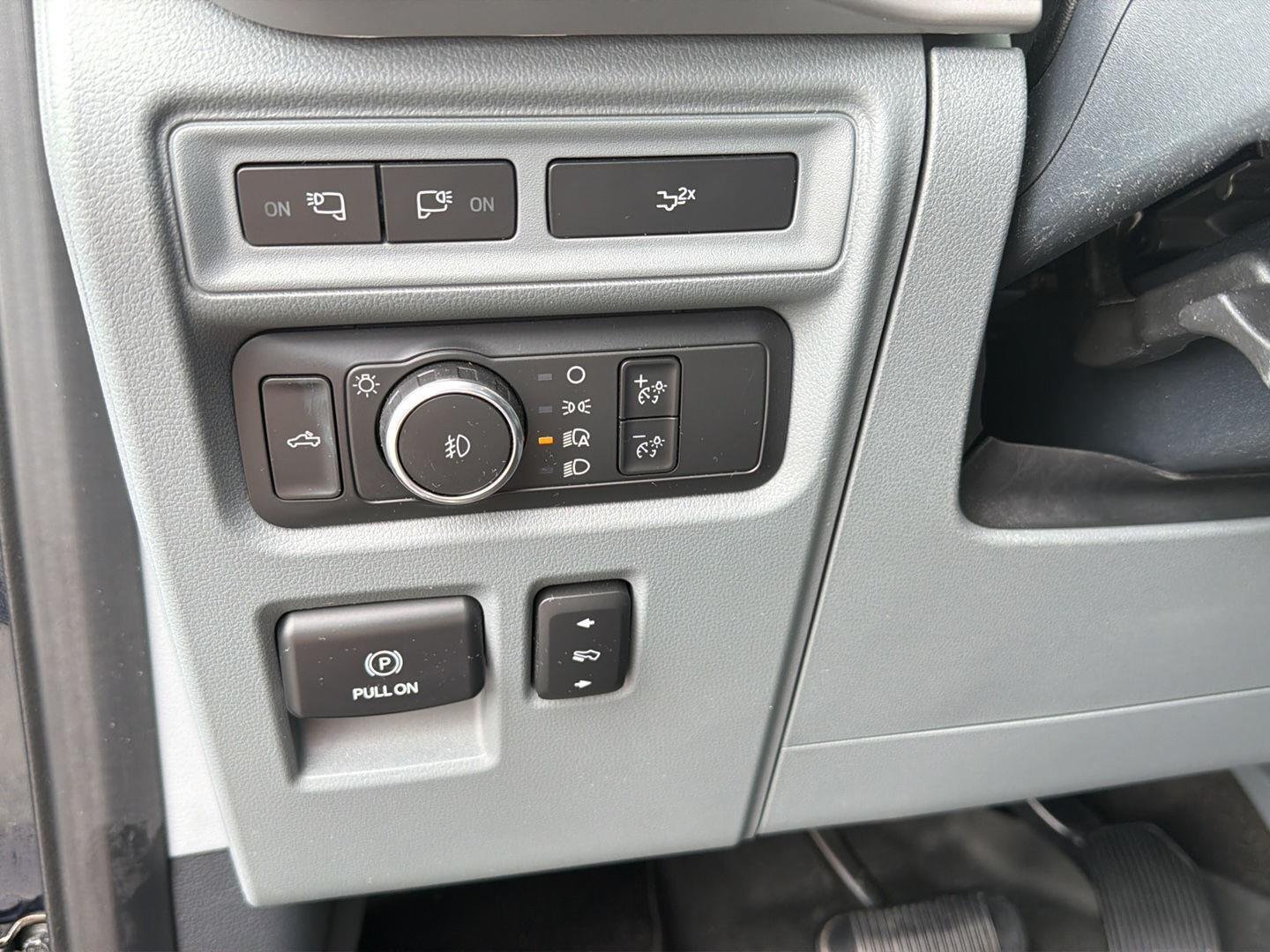 Used 2022 Antimatter Blue Ford XLT image 19