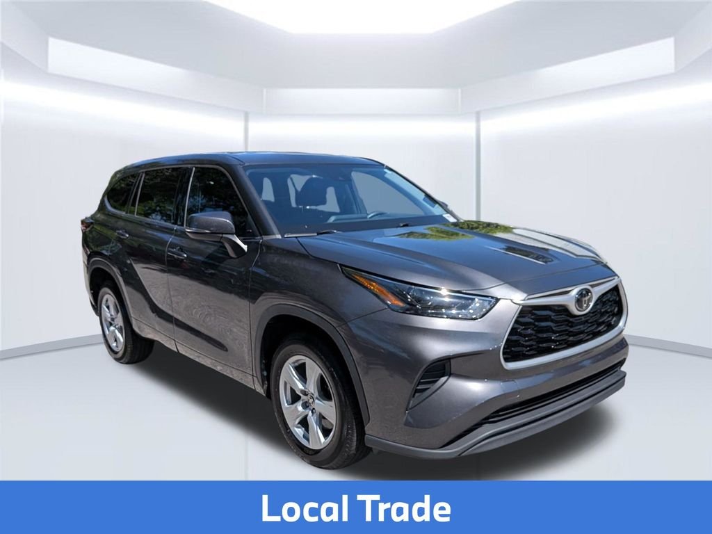 Used 2022 Gray Toyota L image 9