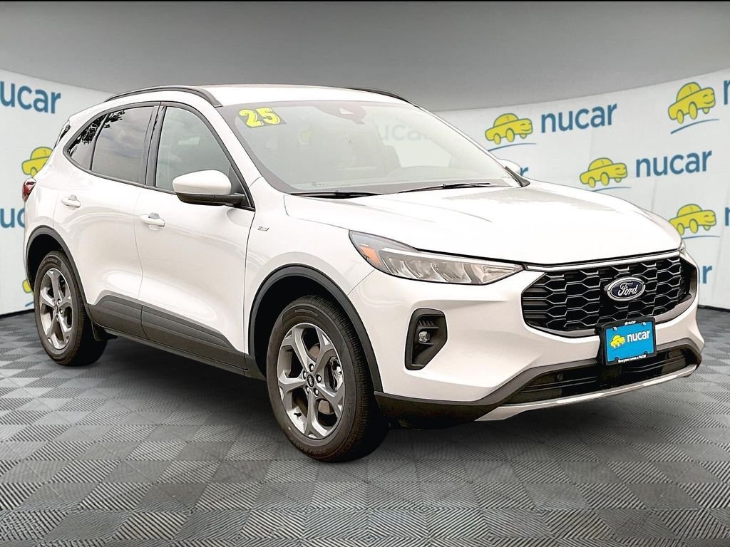 Used 2025 Space Silver Metallic Ford ST-Line Select image 1