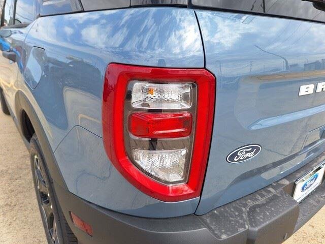 New 2026 Azure Gray Metallic Tri-Coat Ford Outer Banks® image 30