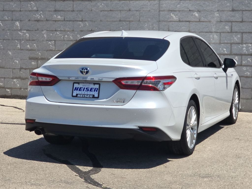 Used 2020 Beige Toyota XLE image 13