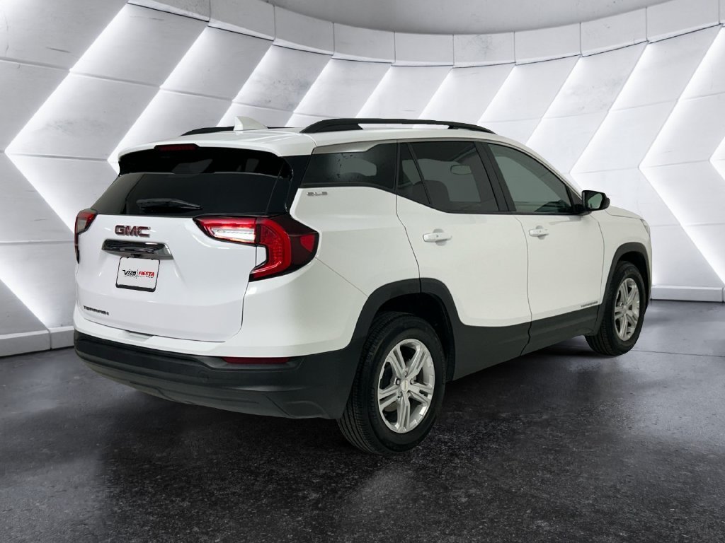 Used 2024 White GMC SLE image 4