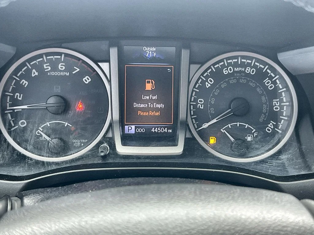 Used 2019 Blue Toyota SR5 image 15
