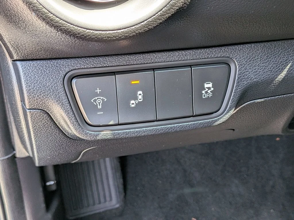 Used 2023 Black Kia LXS image 14