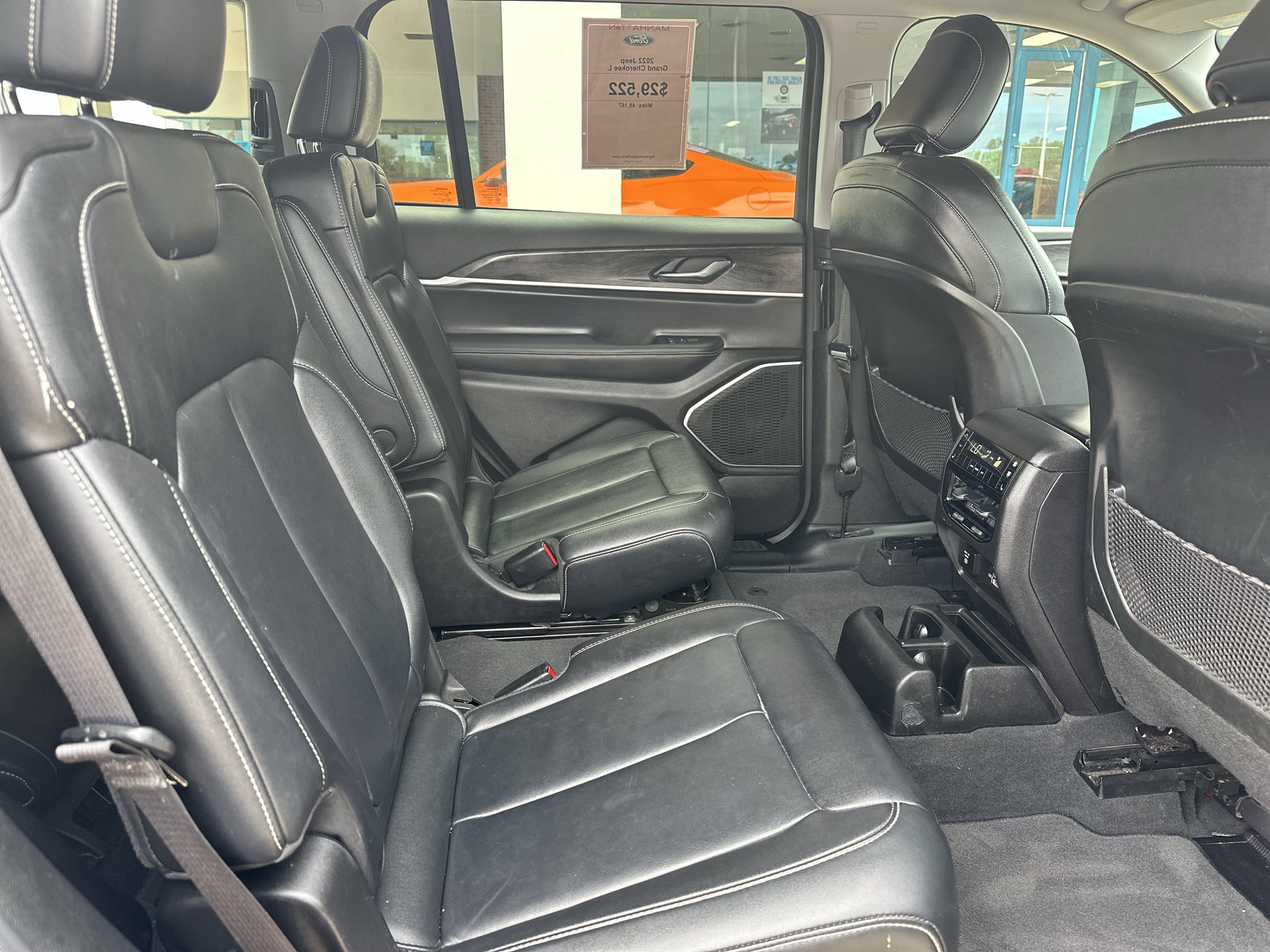Used 2022 Diamond Black Crystal Pearlcoat Jeep Limited image 5