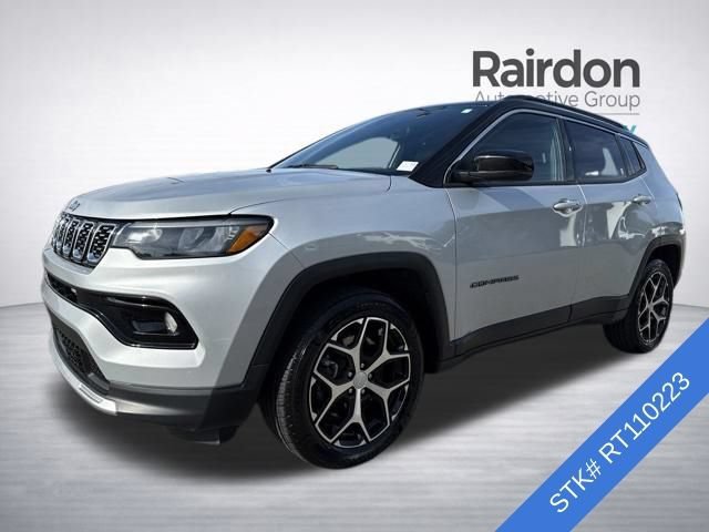 Used 2024 Silver Zynith Metallic Clearcoat Jeep Limited image 3