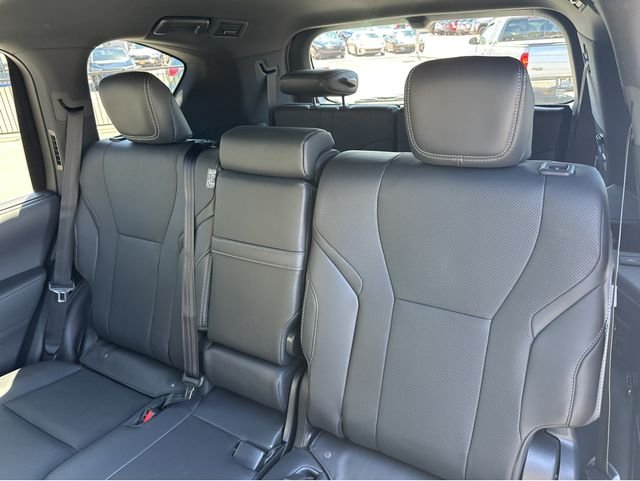 New 2026 Eminent White Pearl Lexus LX 700h LUXURY image 18