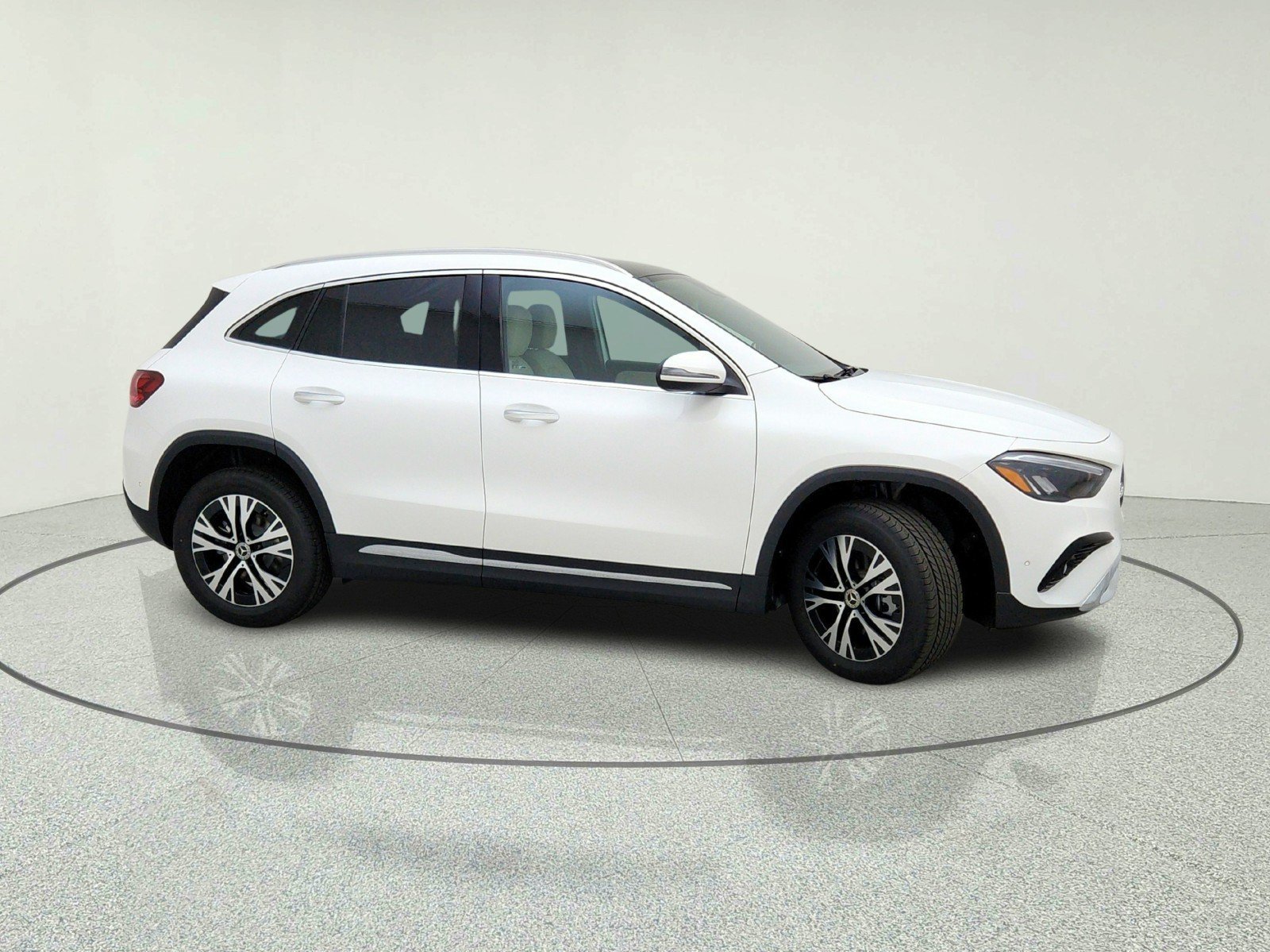 New 2026 Polar White Mercedes-Benz GLA 250 SUV image 32
