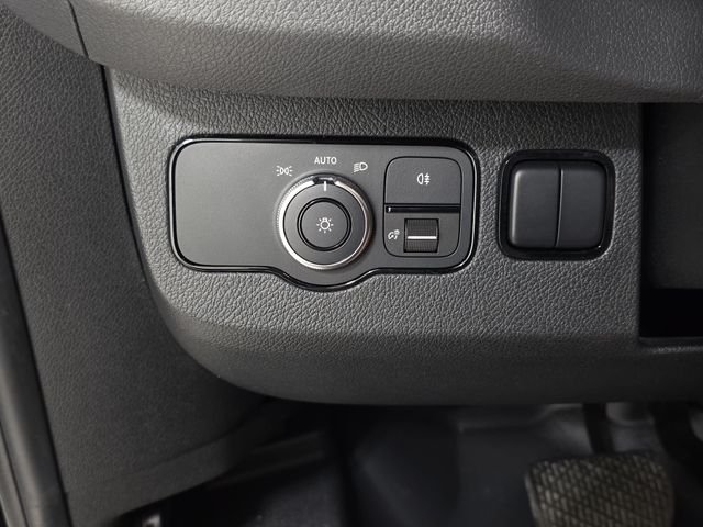 Used 2022 White Mercedes-Benz Passenger 144 WB image 26