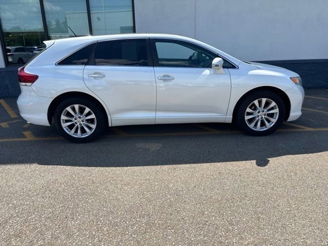 Used 2014 Blizzard Pearl Toyota XLE image 4