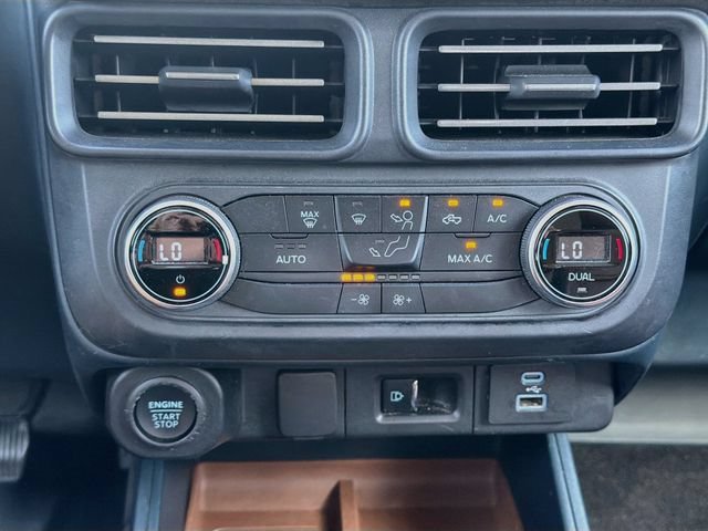 Used 2022 Blue Metallic Ford LARIAT image 29