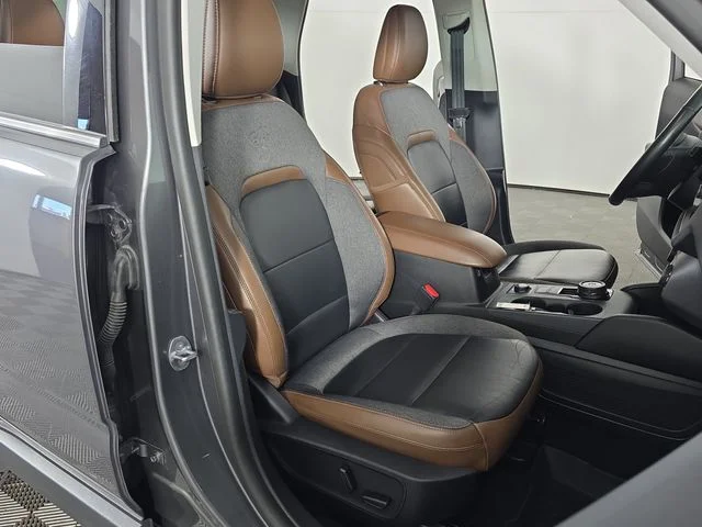 Used 2022 Gray Metallic Ford Outer Banks image 20