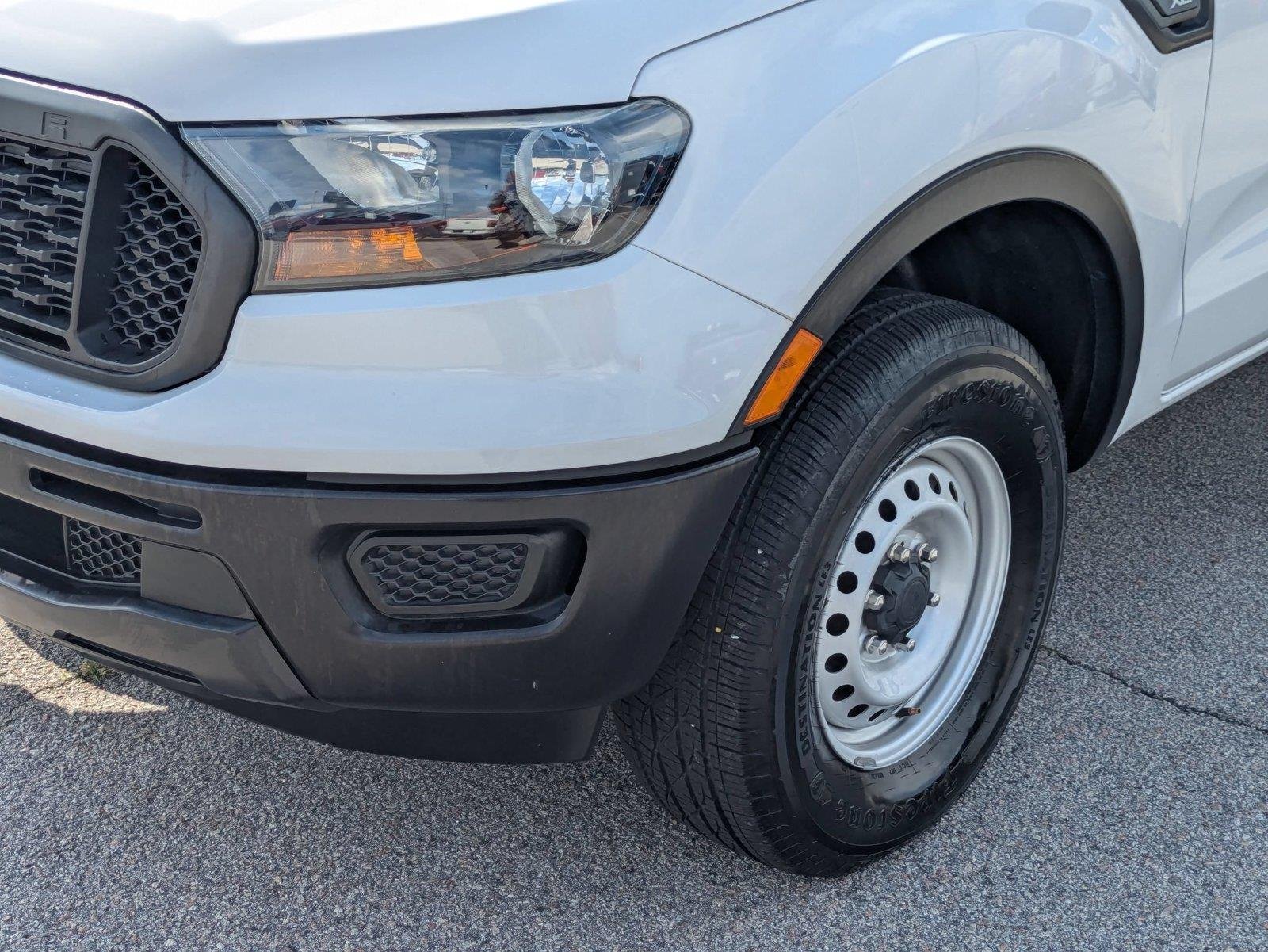 Used 2019  Ford XL image 6
