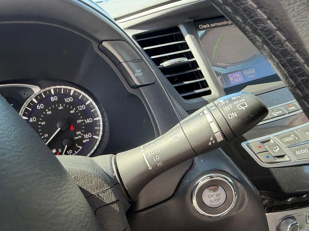 Used 2019 White INFINITI LUXE image 37