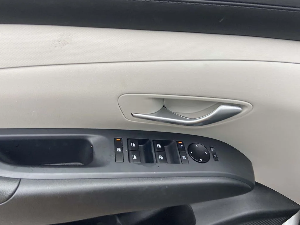 Used 2025 Shimmering Silver Hyundai SEL image 15