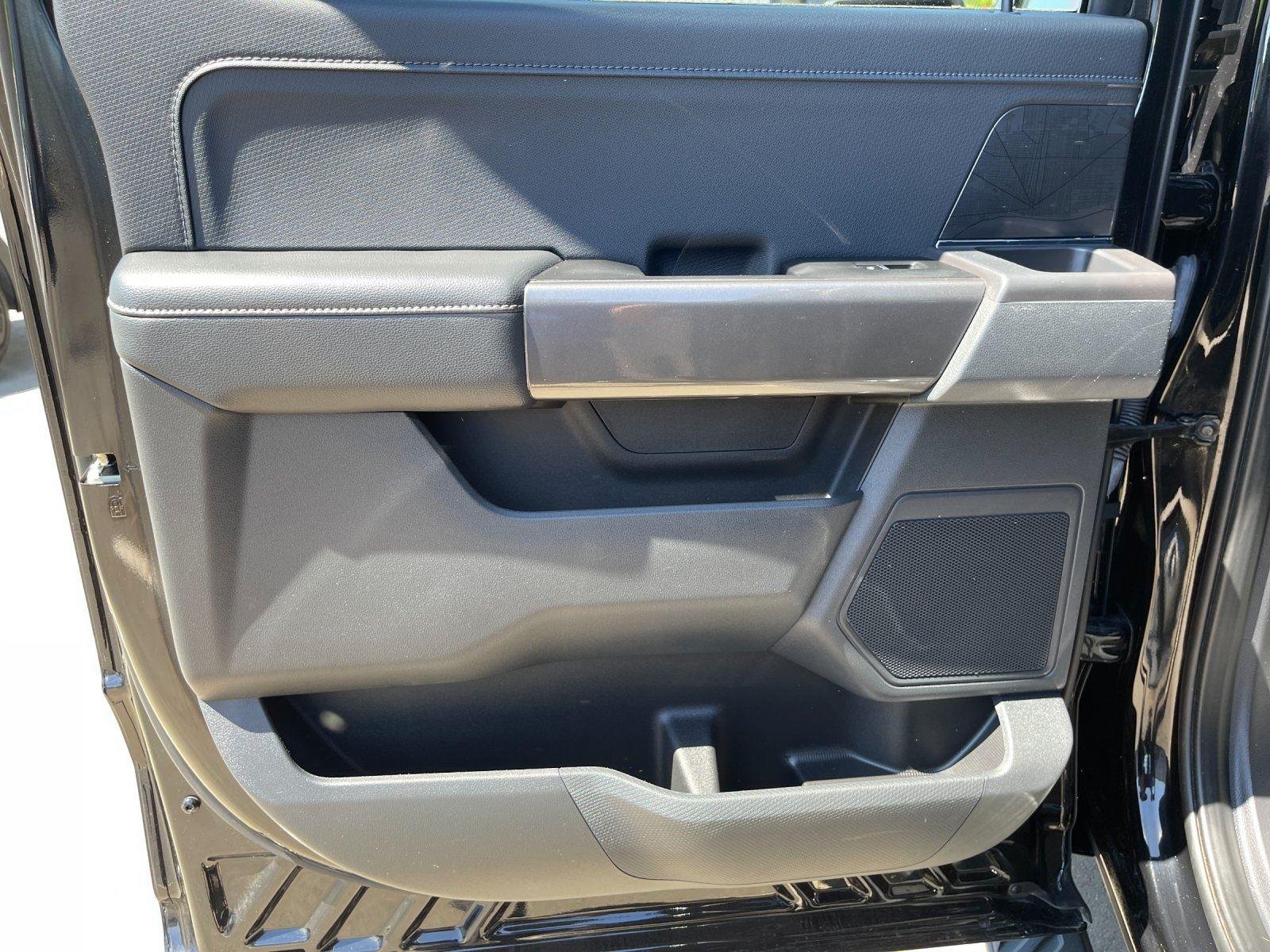 Used 2023 Agate Black Ford XLT image 32