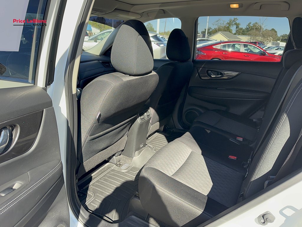 Used 2019 WHITE Nissan SV image 15