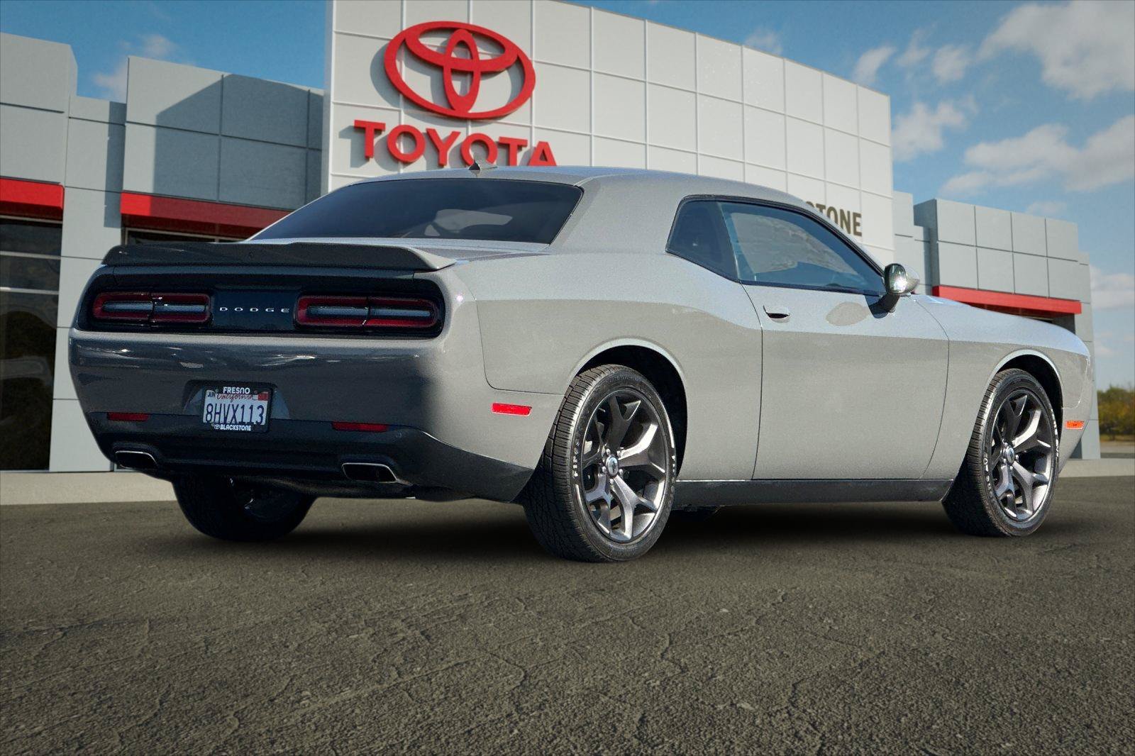 Used 2018 Destroyer Gray Clearcoat Dodge SXT Plus image 3