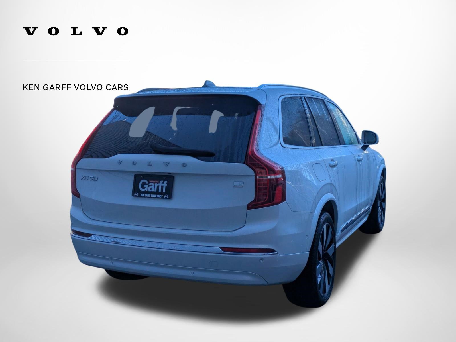 Certified Used 2024 Crystal White Volvo Plus Bright Theme image 4