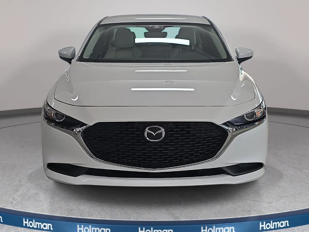 Used 2020 Snowflake White Pearl Mica Mazda Select image 3
