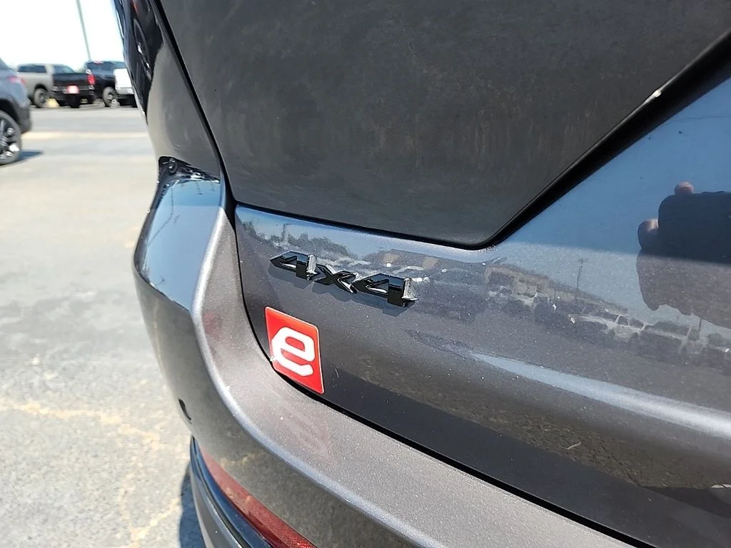 Used 2024 Gray Jeep Altitude X image 46
