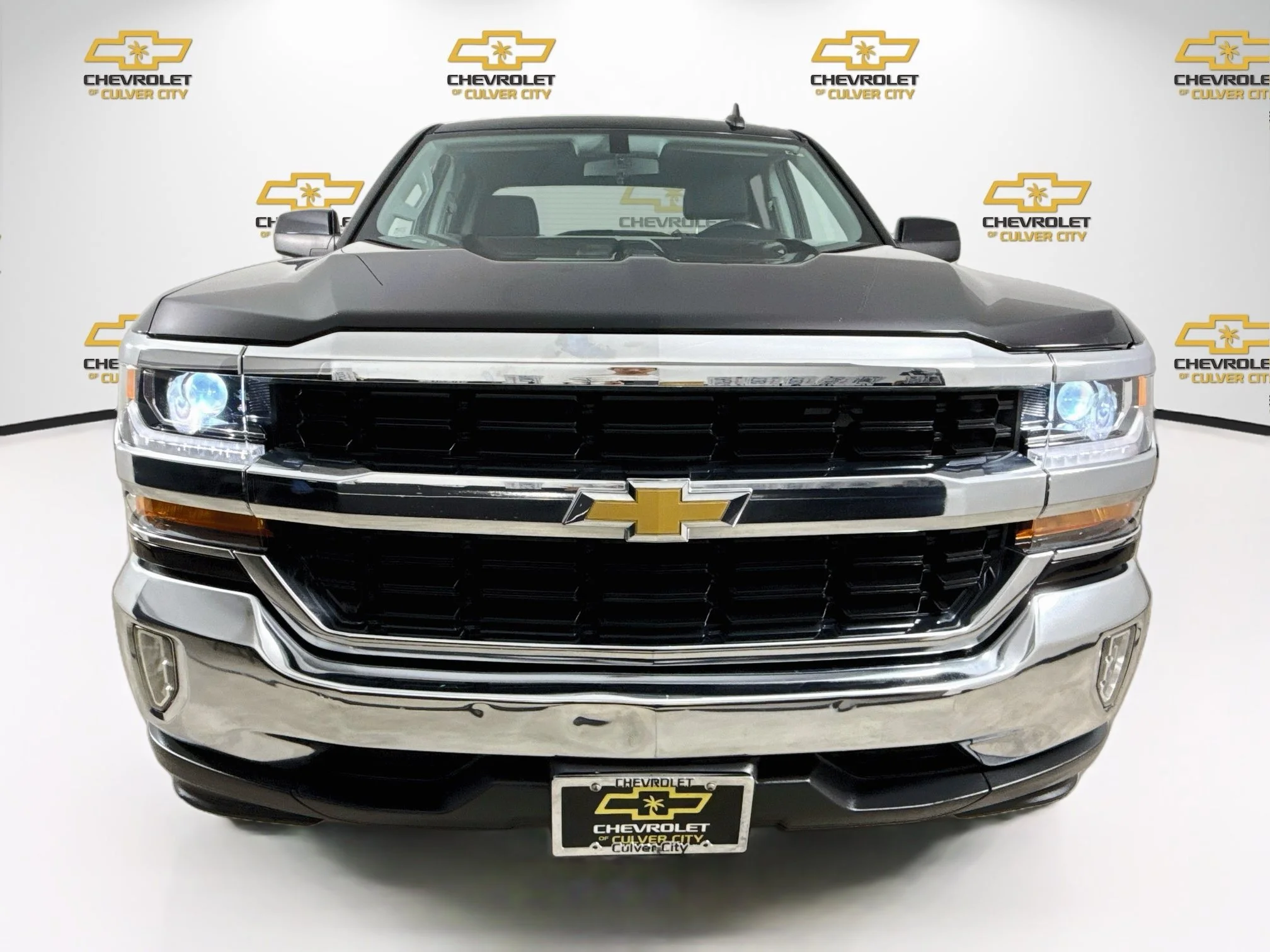 Used 2018 BLACK Chevrolet LT image 2