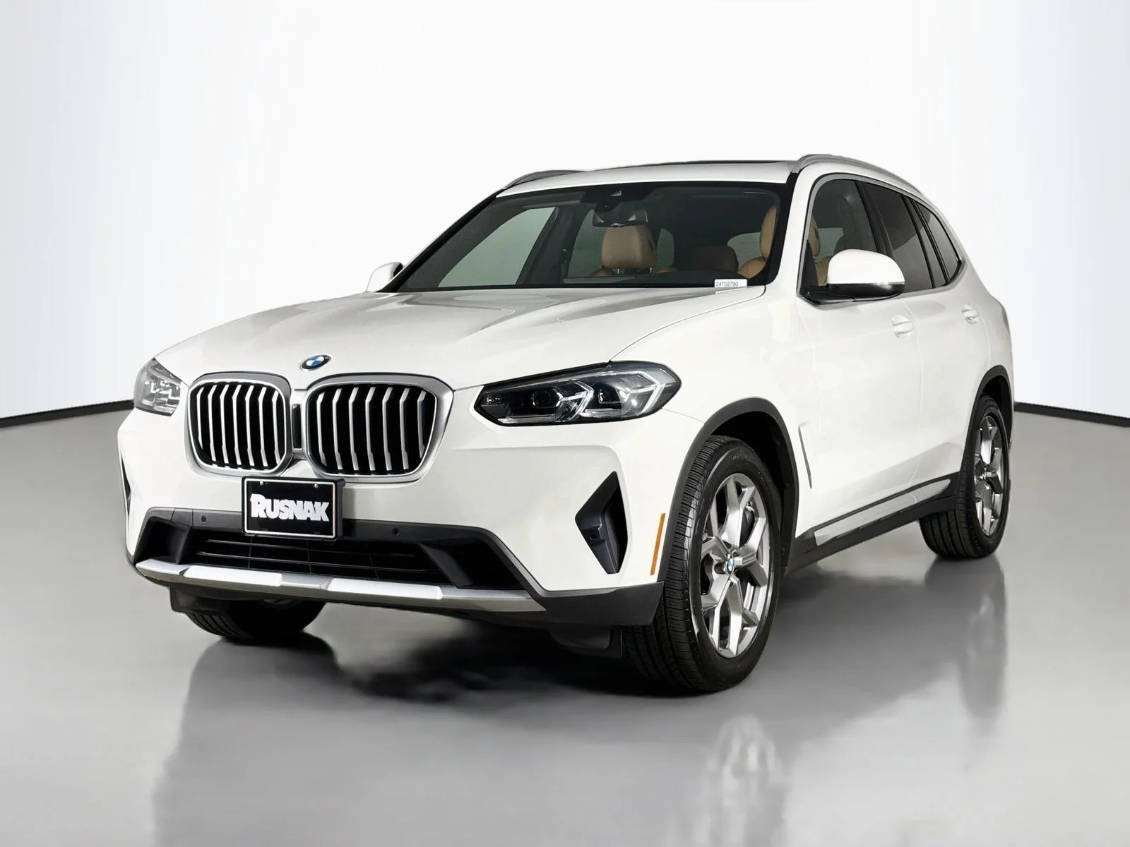 Certified Used 2023 Alpine White BMW sDrive30i image 3