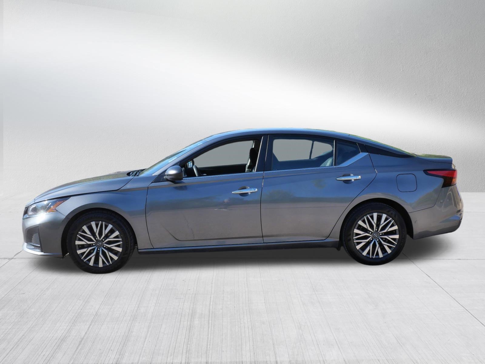 Used 2025 Gun Metallic Nissan SV image 4