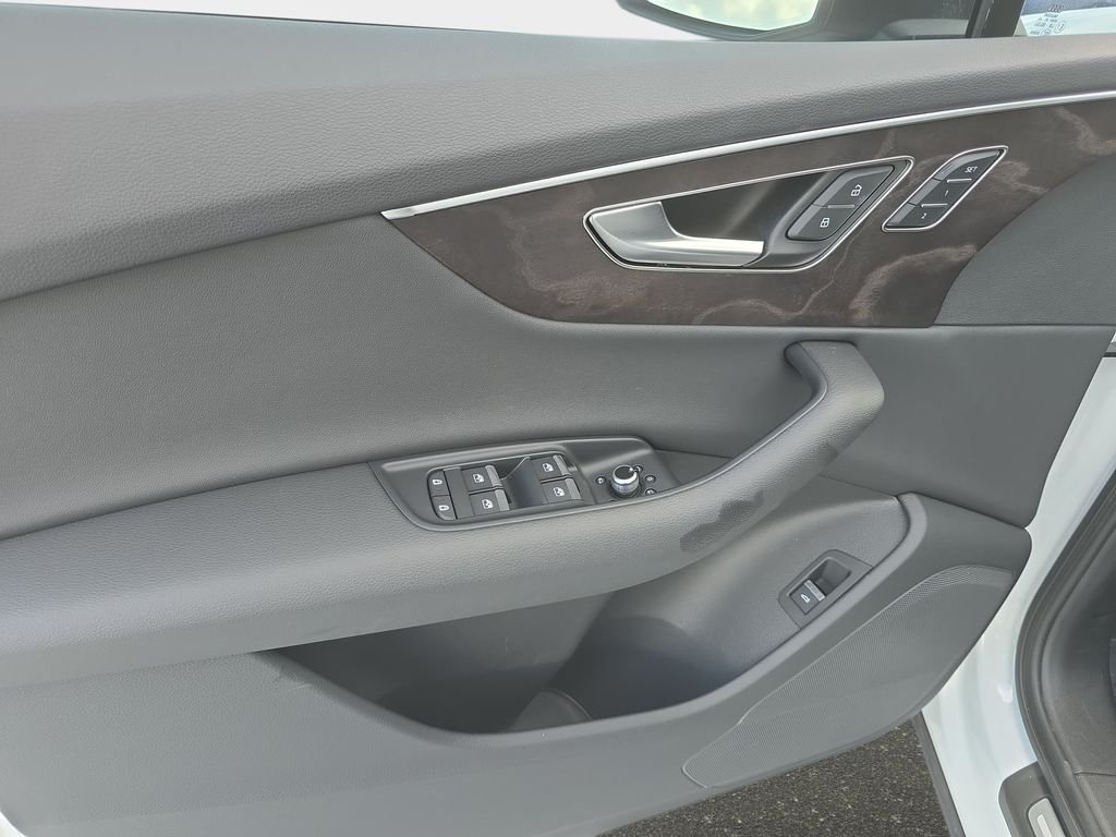 Used 2023 White Audi 55 Premium image 25