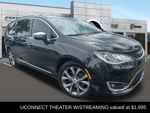 2018 Chrysler Pacifica Limited's photo