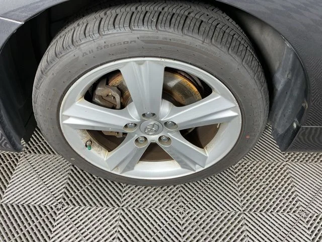 Used 2009 Gray Toyota S image 9