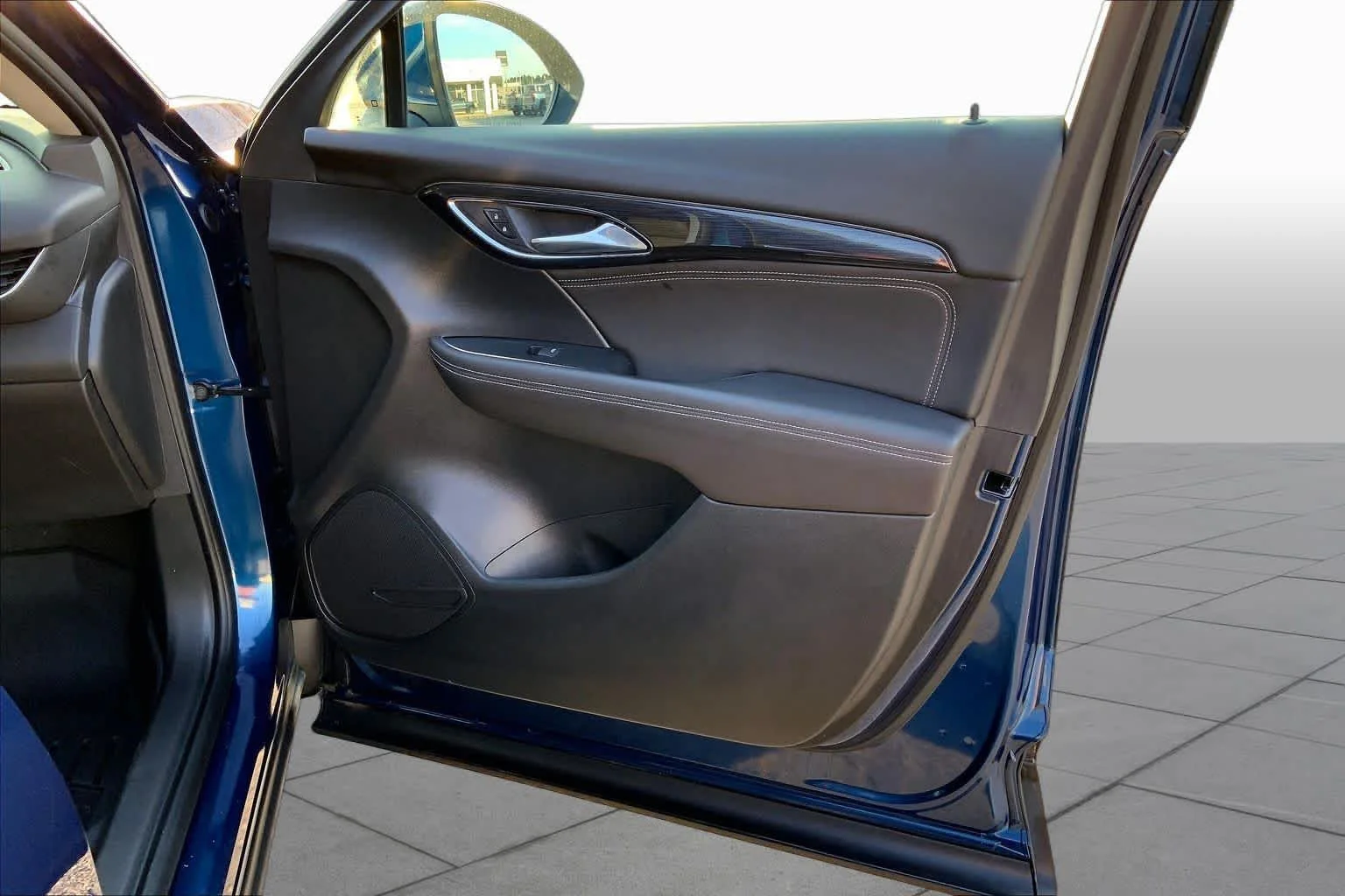 Used 2023 Sapphire Metallic Buick Preferred image 22