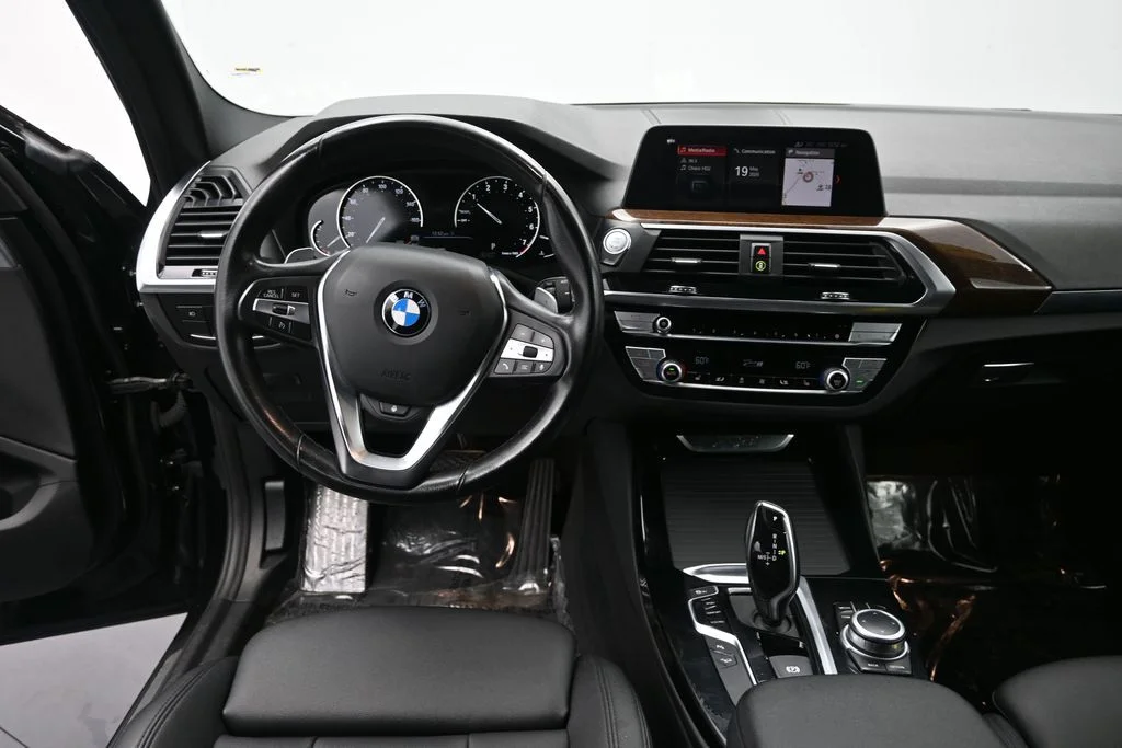 Used 2021 Black BMW xDrive30i image 16