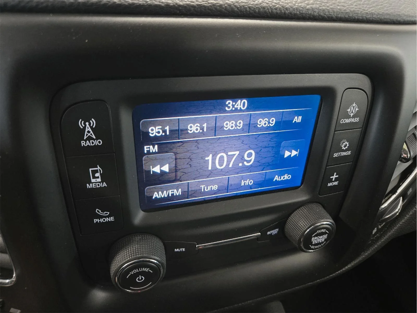 Used 2018 BLACK JEEP SPORT image 17