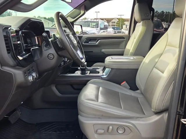 Used 2022 Black GMC SLT image 5