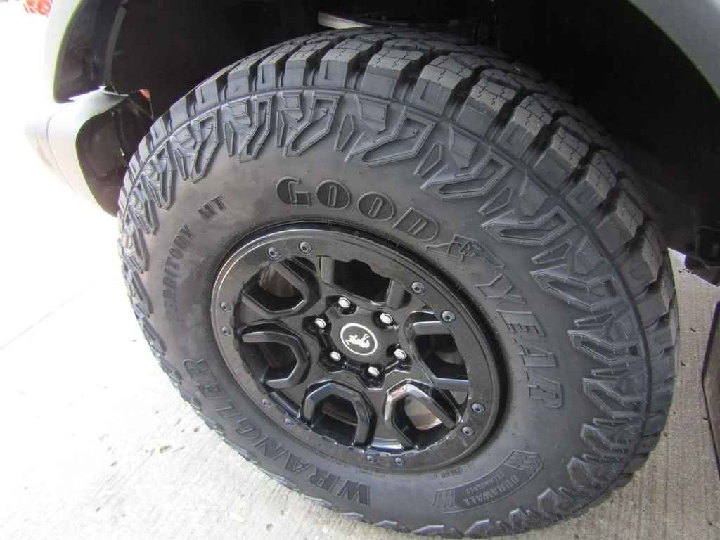 Used 2023 Red Ford Wildtrak image 28