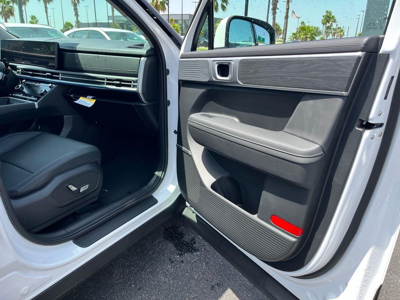 New 2027 White Hyundai Limited FWD image 21